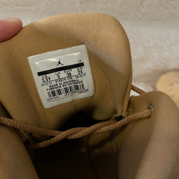 Air Jordan 13 Retro (Wheat) sneakers - Picture 4 of 6